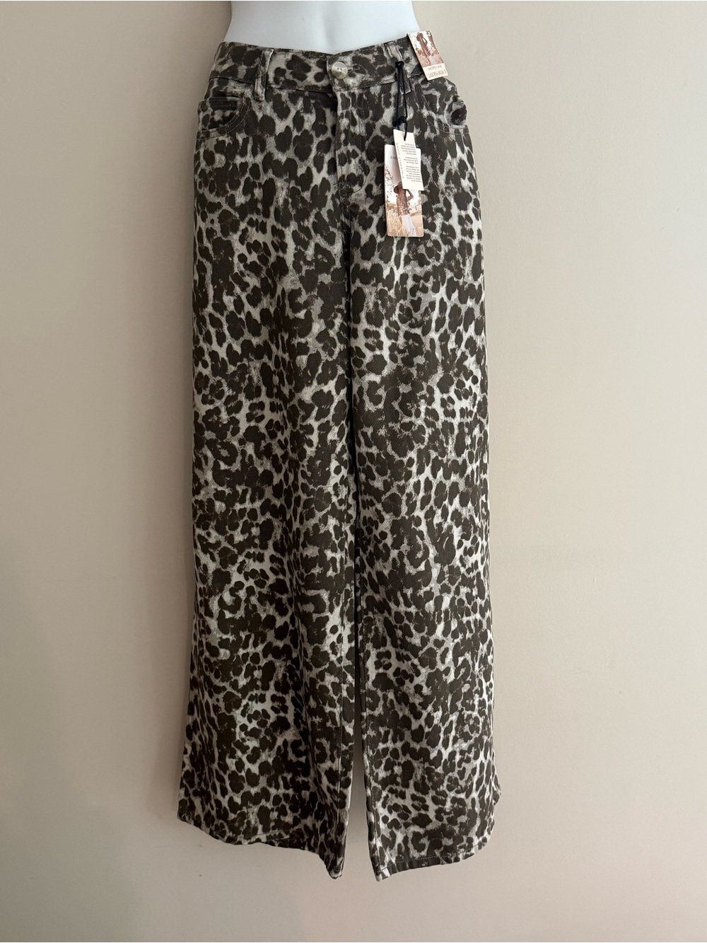 New Leopard Print Wide Leg Pant Denim Jeans Sincerely Jule’s Size 7 Cotton